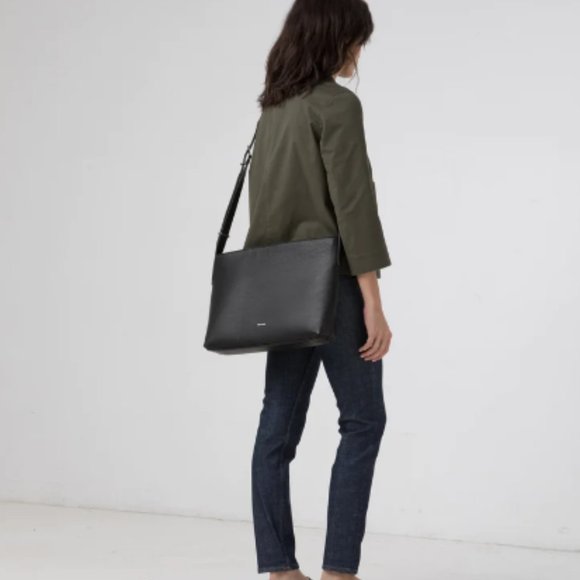 Mat & Nat Caleb Vegan Messenger Bag - Picture 3 of 3